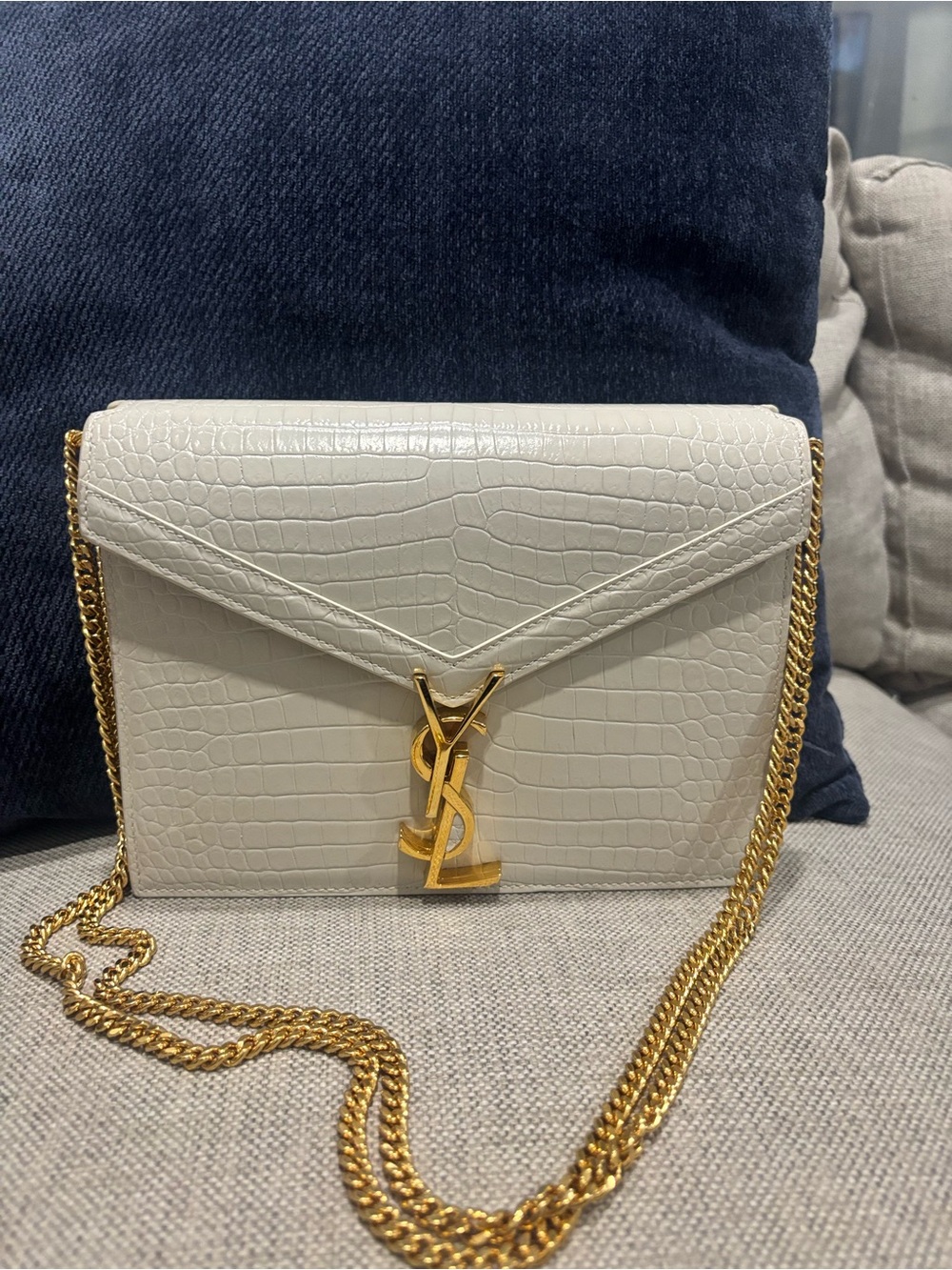 Saint Laurent Cassandra Envelope Bag - Picture 2 of 7